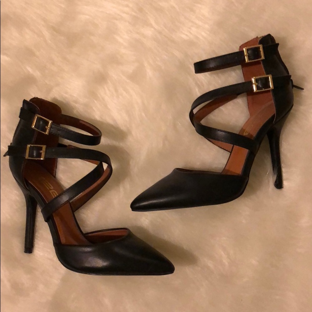 Straps pointy toe heels
